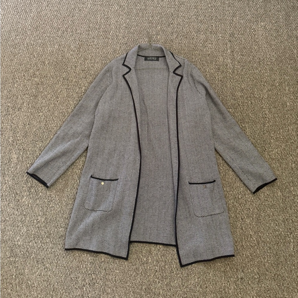 Kasper Gray Blazer with Open Front and Long Sleeves